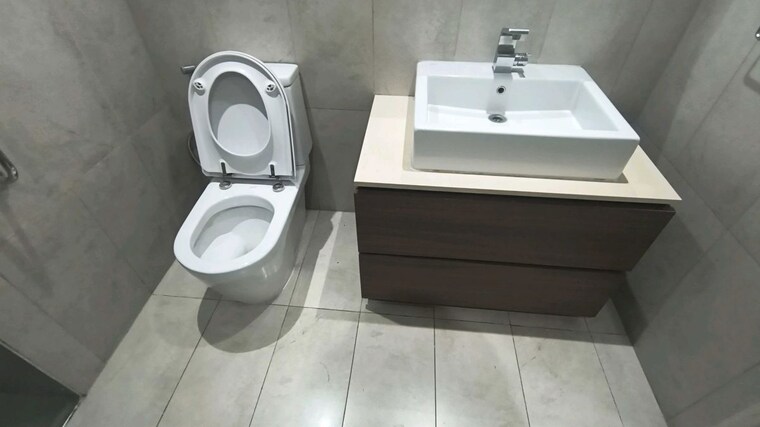 Bathroom, panchshil-one-north 4 Bedroom 3400 Sq.Ft. Apartment In Magarpatta City Pune 10328858