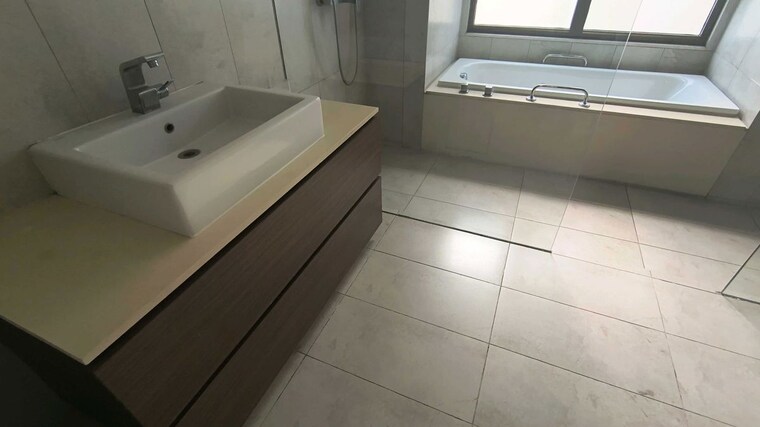 Bathroom, panchshil-one-north 4 Bedroom 3400 Sq.Ft. Apartment In Magarpatta City Pune 10328858