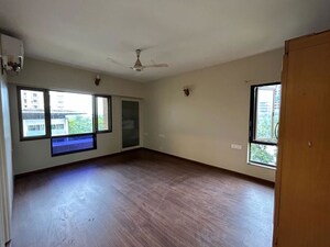 Room in 4 BHK Apartment at Panchshil Satellite Towers, Koregaon Park – for Rent