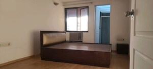 Room in 4 BHK Apartment at Panchshil Satellite Towers, Koregaon Park – for Rent