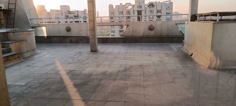 Terrace, panchshil-satellite-towers 4 Bedroom 2500 Sq.Ft. Apartment In Koregaon Park Pune 10328904
