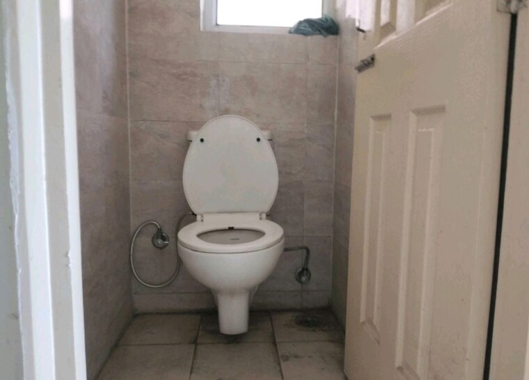 Washroom, wave-dream-homes 1 Bedroom 580 Sq.Ft. Apartment In Wave City Ghaziabad 10328934