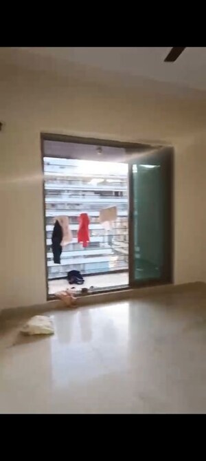 Furnished Amenities in 2 BHK Apartment at Orchid Towers, Andheri West – for Rent