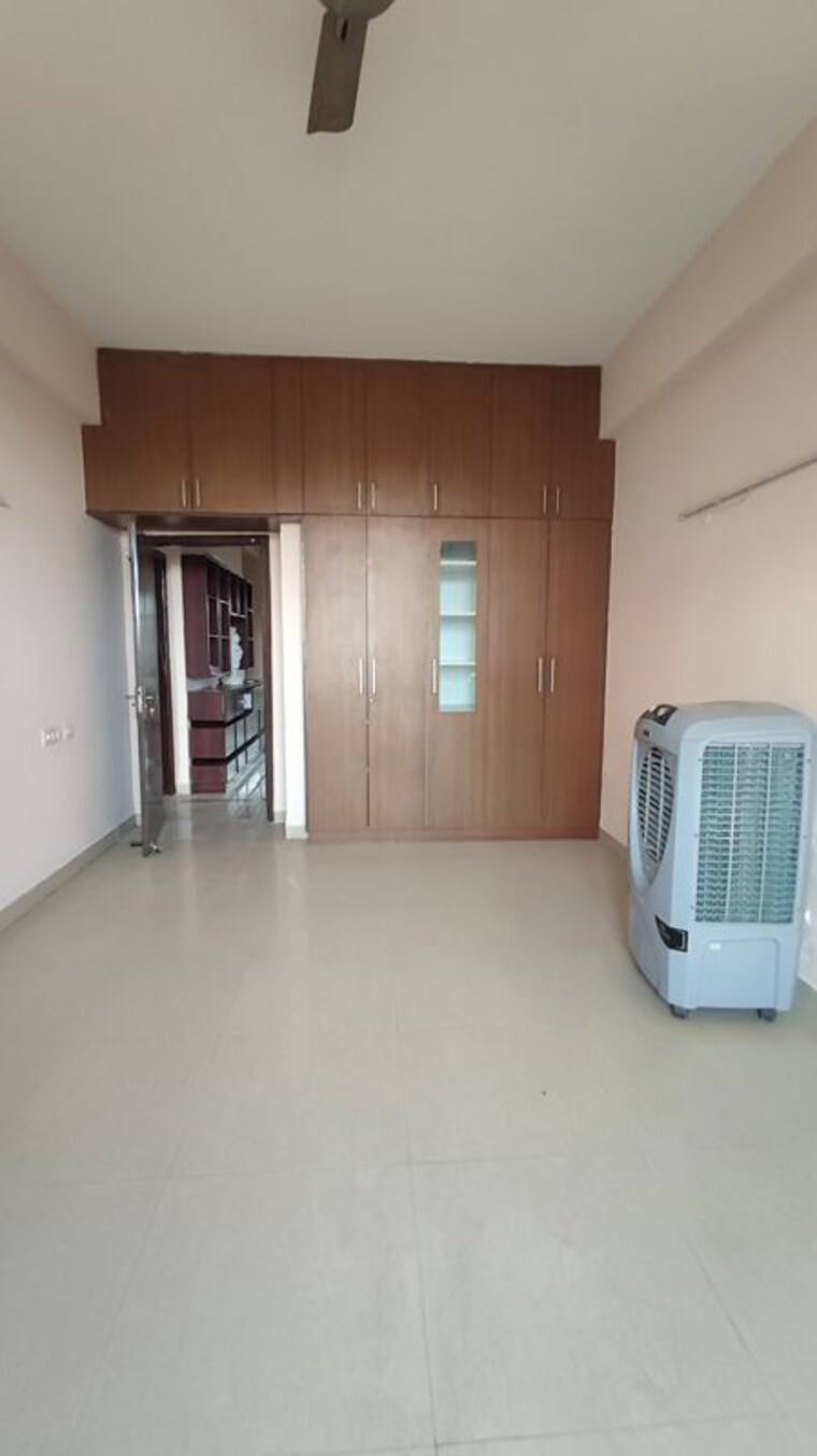 Room, s-b-r-apartments 4 Bedroom 3800 Sq.Ft. Apartment In Manesar Sector 1a Gurgaon 10328963