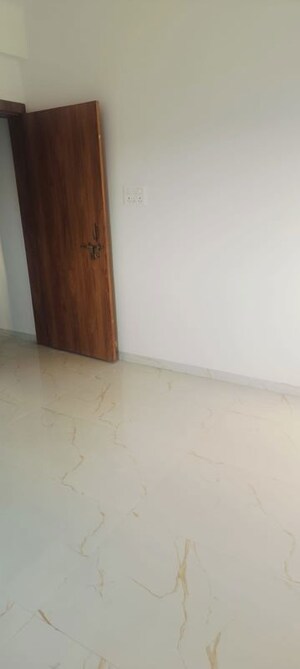 Room in 3 BHK Apartment at Westend Mall, Aundh – for Rent