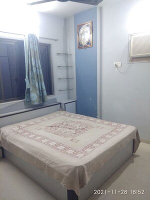 Bedroom in 2 BHK Apartment at Dheeraj Ganga, Malad West – for Rent