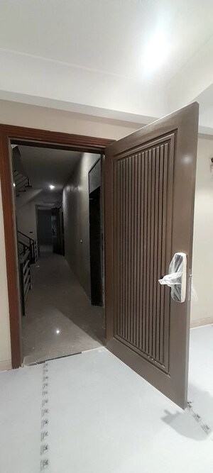 Building Lobby in 3 BHK Builder Floor at Palam Vihar – for Sale