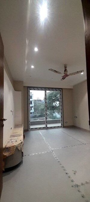 Room in 3 BHK Builder Floor at Palam Vihar – for Sale