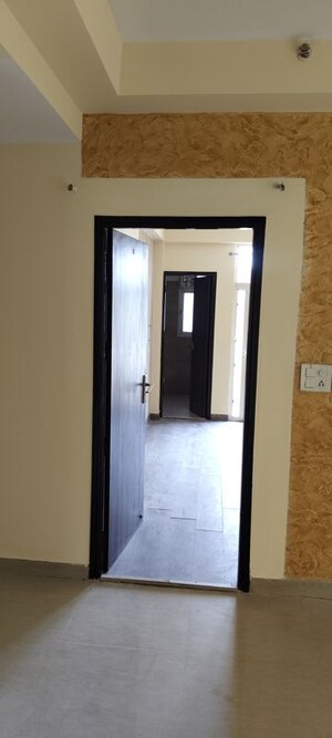 Room in 2 BHK Apartment at Hawelia Valencia Homes, Sector 1 Greater Noida – for Rent