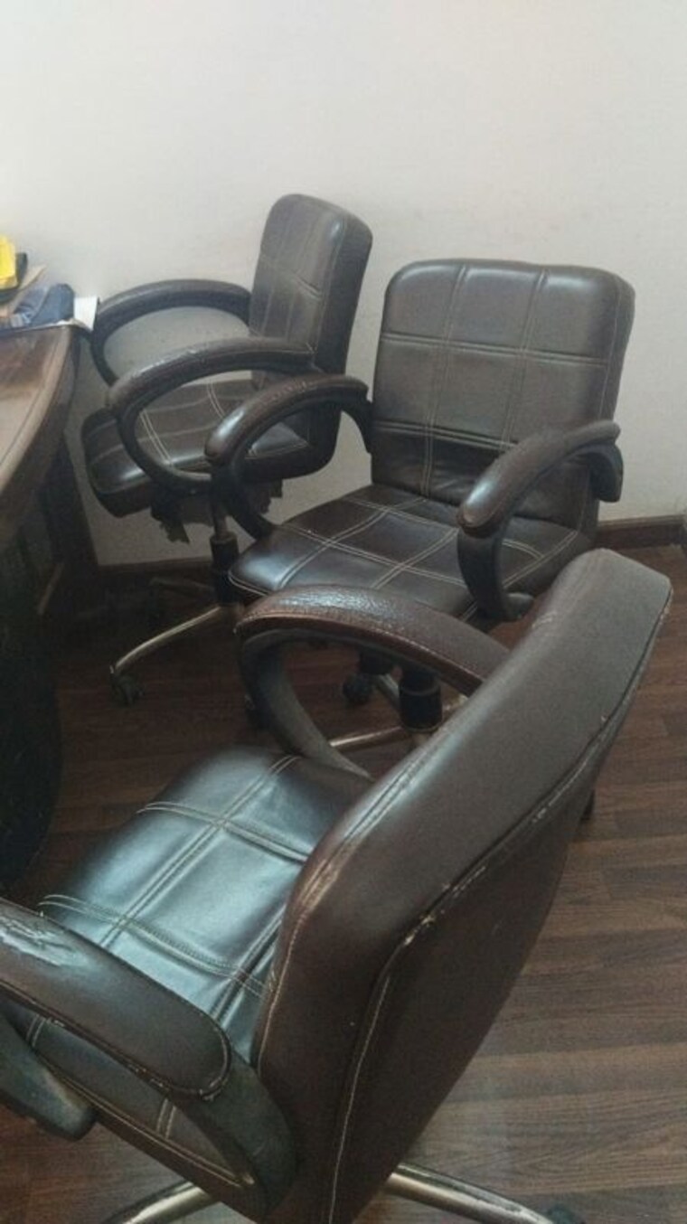  Parking, puri-81-business-hub Commercial Office Space 300 Sq.Ft. In Sector 81 Faridabad 10328996