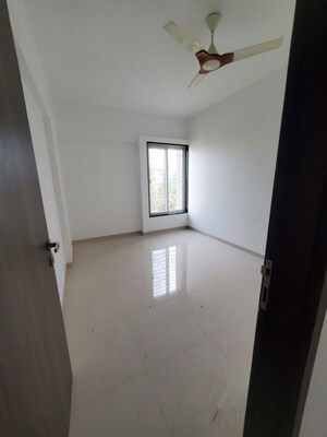 Room in 2 BHK Apartment at Gokhale Anuprita, Dahanukar Colony – for Rent