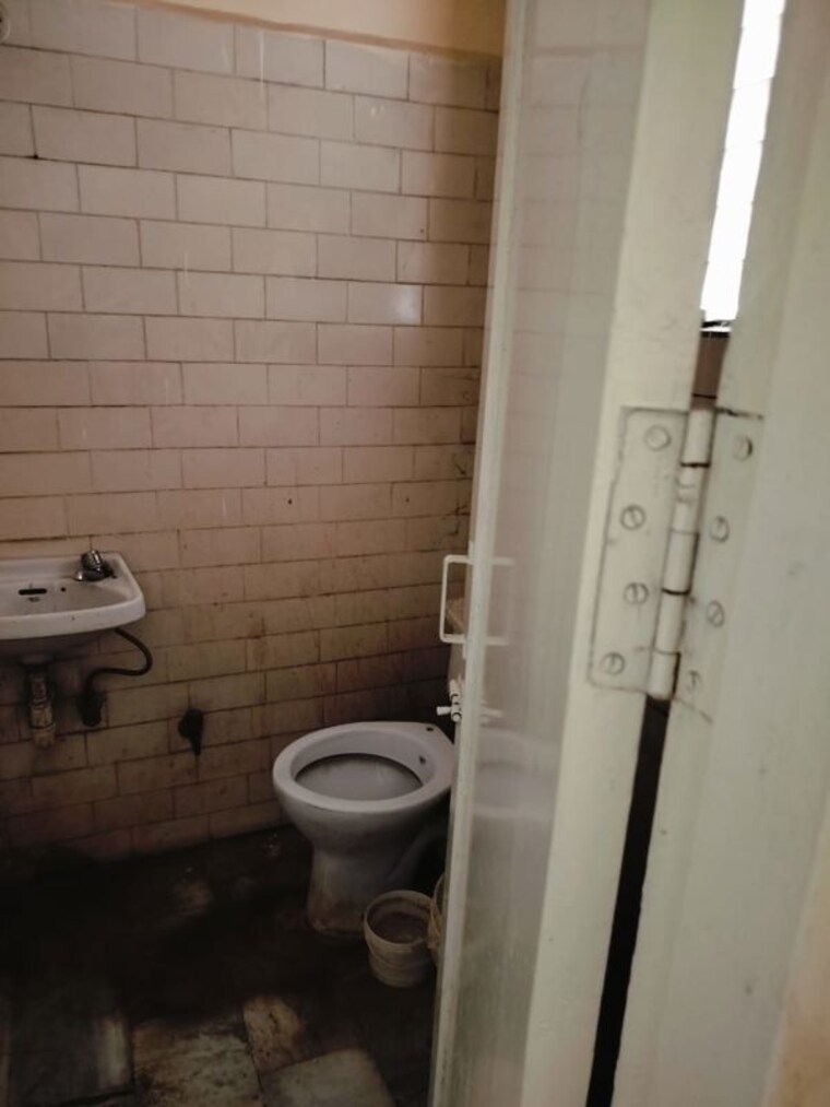 Bathroom, mp nagar Commercial Office Space 650 Sq.Ft. In Mp Nagar Bhopal 10329003