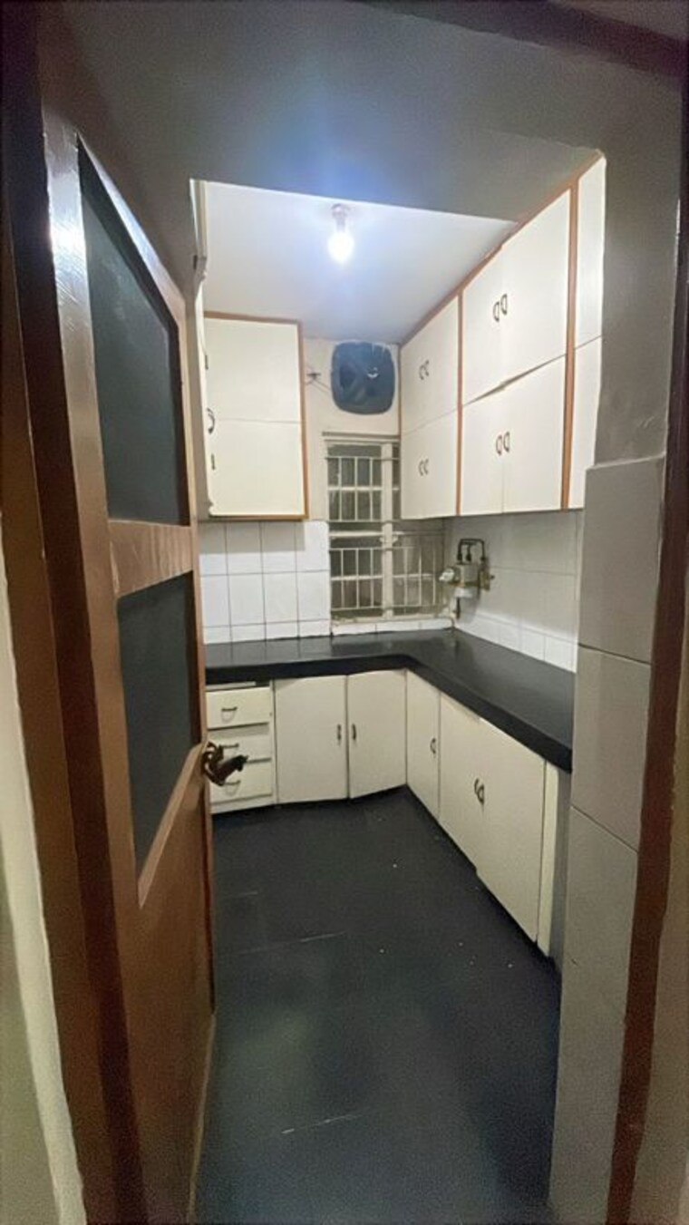 Kitchen, kalkaji 1.5 Bedroom 900 Sq.Ft. Apartment In Kalkaji Delhi 10329006