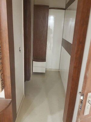 Building Lobby in 3 BHK Builder Floor at Amolik Aster Woods, Sector 98 – for Sale