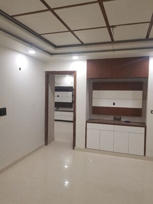 Room in 3 BHK Builder Floor at Amolik Aster Woods, Sector 98 – for Sale