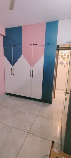 Room in 3 BHK Apartment at Pioneer Kingstown, Hosur Road – for Rent