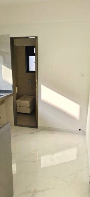 Furnished Amenities in 1 BHK Apartment at Gold Silver Brook, Santacruz East – for Rent