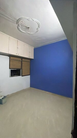 Room in 4 BHK Apartment at Kalkaji – for Sale