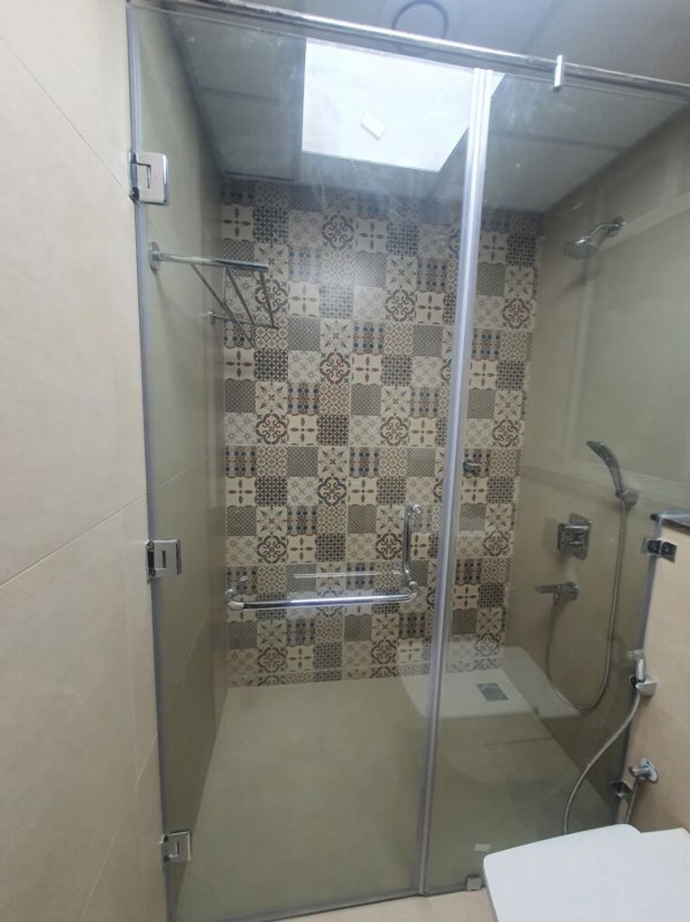 Bathroom, perungudi 3 Bedroom 1940 Sq.Ft. Apartment In Perungudi Chennai 9853826