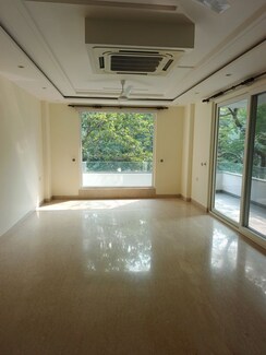 4 BHK + Pooja Room,Servant Room,Study Room,Extra Room,Basement,Store Room Builder Floor For Rent in Defence Colony