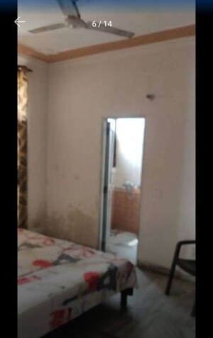 Room in 2 BHK Builder Floor at Sector 50 – for Rent