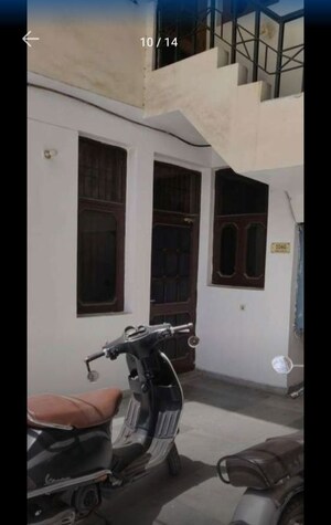 Parking in 2 BHK Builder Floor at Sector 50 – for Rent