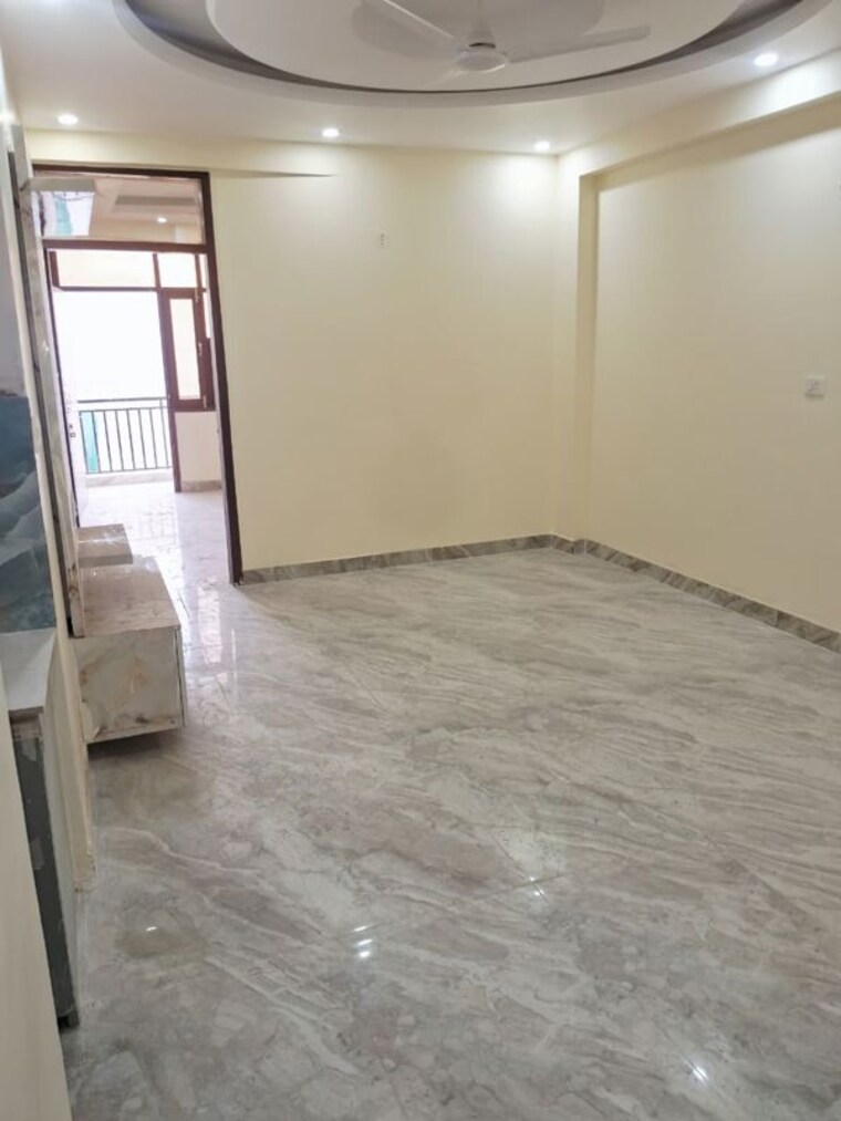 Room, baraula 2 Bedroom 82 Sq.Yd. Builder Floor In Baraula Noida 10329188