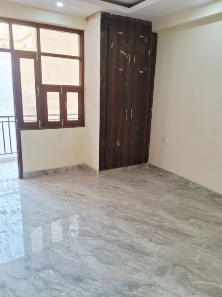 Room, baraula 2 Bedroom 82 Sq.Yd. Builder Floor In Baraula Noida 10329188