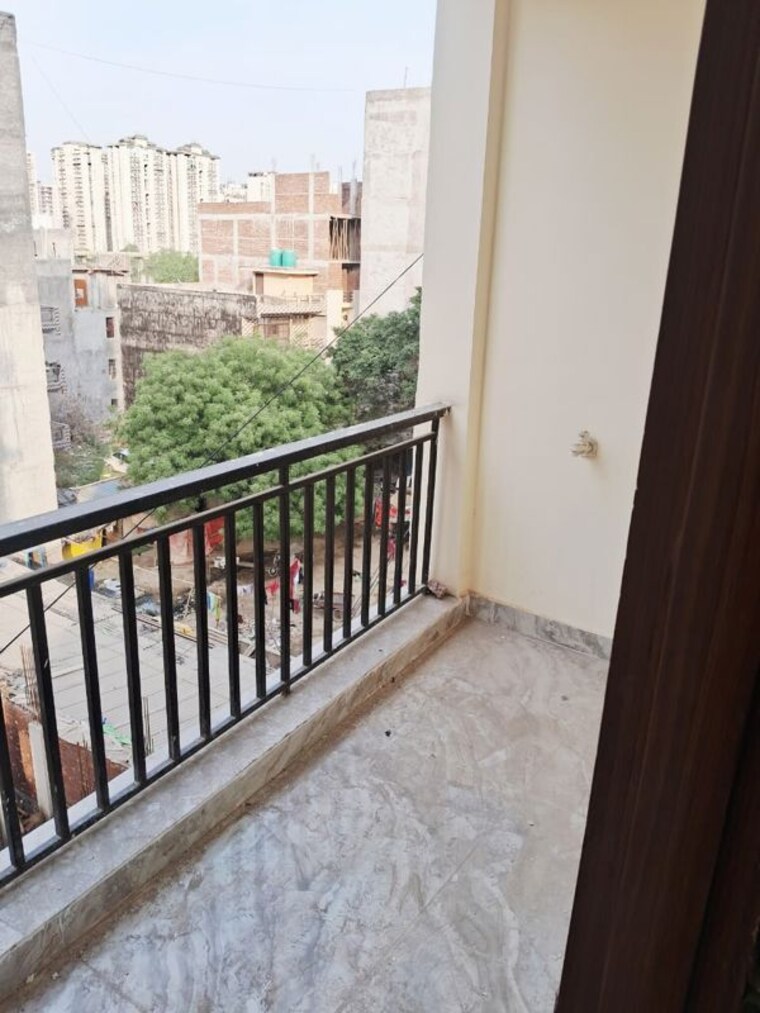 Balcony, baraula 2 Bedroom 82 Sq.Yd. Builder Floor In Baraula Noida 10329188