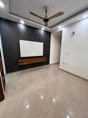 Room in 2 BHK Builder Floor at Chattarpur – for Rent
