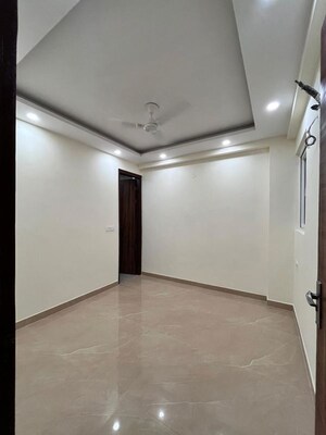 Room in 2 BHK Builder Floor at Chattarpur – for Rent