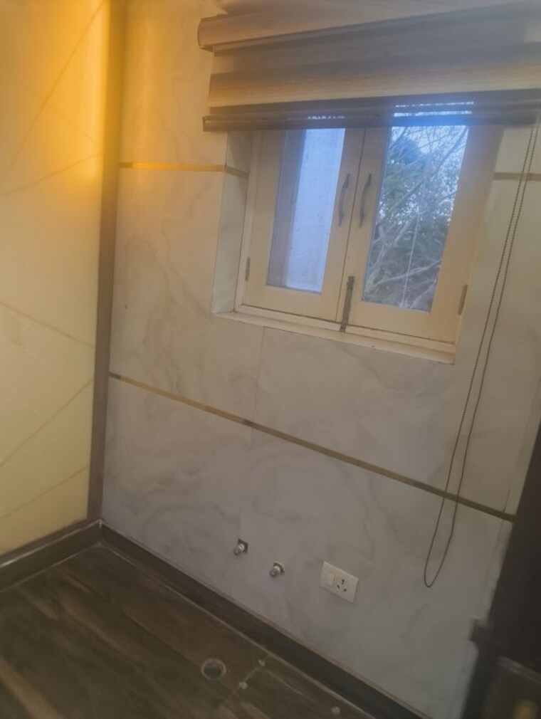 Bathroom, vasant kunj 3 Bedroom 1800 Sq.Ft. Apartment In Vasant Kunj Delhi 10329230