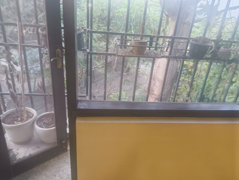 Balcony, vasant kunj 3 Bedroom 1800 Sq.Ft. Apartment In Vasant Kunj Delhi 10329230