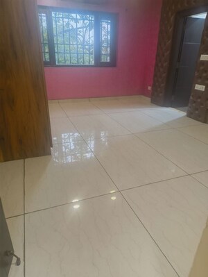 Room in 3 BHK Apartment at Vasant Kunj – for Sale