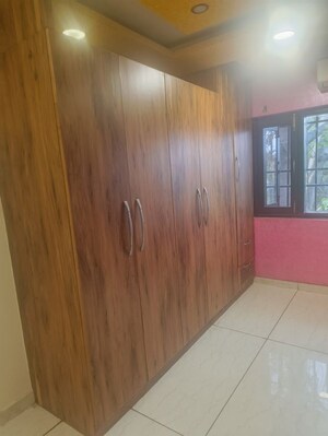 Room in 3 BHK Apartment at Vasant Kunj – for Sale