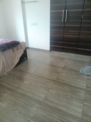 Room in 2.5 BHK Apartment at Pride Presidency Luxuria, Ghodbunder Road – for Sale