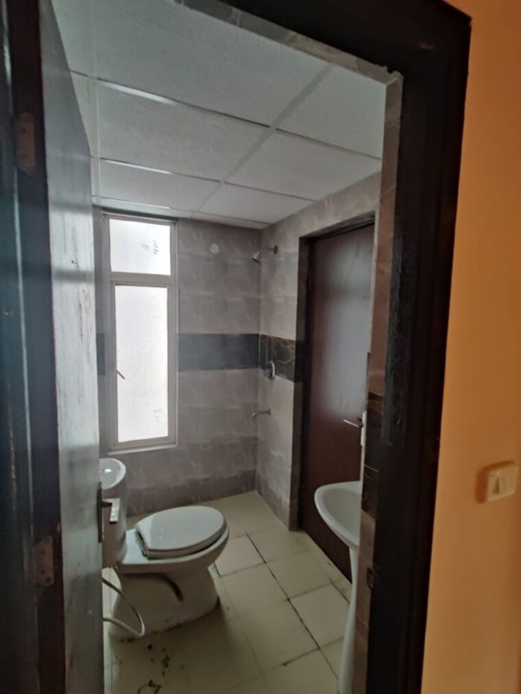 Bathroom, supertech-eco-village-ii 2.5 Bedroom 1267 Sq.Ft. Apartment In Sector 16b Greater Noida Greater Noida 10326942