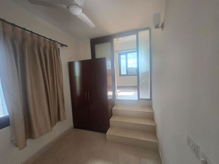 Room, defence colony 4 Bedroom 2000 Sq.Ft. Builder Floor In Defence Colony Delhi 10329259