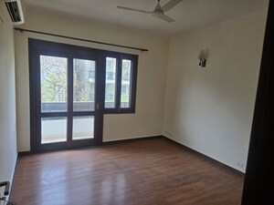 Room in 4 BHK Builder Floor at Defence Colony – for Rent