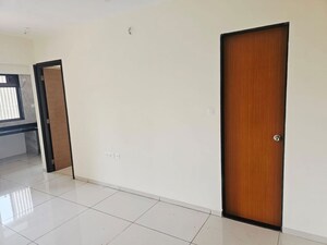 Room in 1 BHK Apartment at Chandak 34 Park Estate, Goregaon West – for Rent