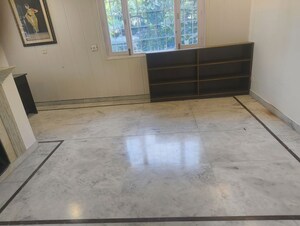 Room in 3.5 BHK Apartment at Vasant Kunj – for Sale