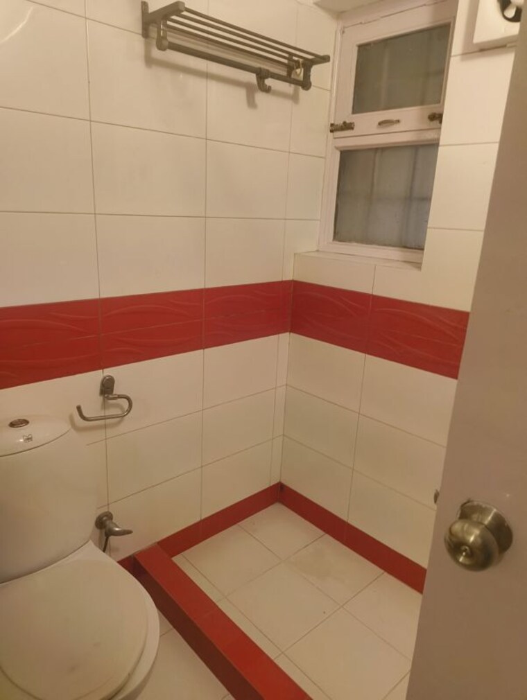 Bathroom, vasant kunj 3.5 Bedroom 2400 Sq.Ft. Apartment In Vasant Kunj Delhi 10082854