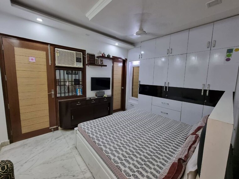 Bedroom, rajouri garden 2 Bedroom 100 Sq.Yd. Builder Floor In Rajouri Garden Delhi 10329277