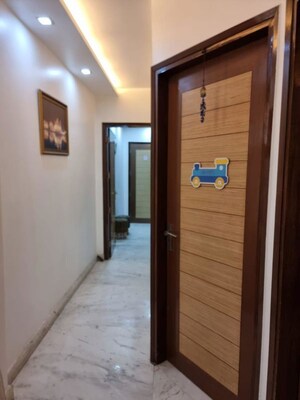 Room in 2 BHK Builder Floor at Rajouri Garden – for Rent
