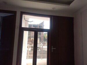 Room in 1 BHK Builder Floor at Saket – for Rent