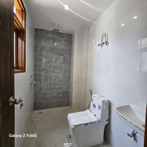 Bathroom in 1 BHK Builder Floor at Saket – for Rent