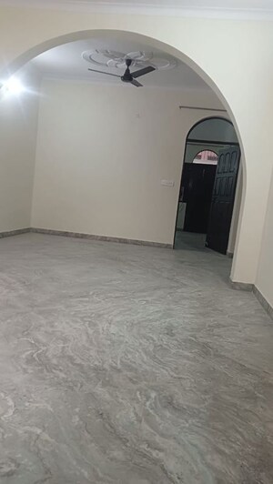Room in 3 BHK Builder Floor at Mohyal Colony – for Rent