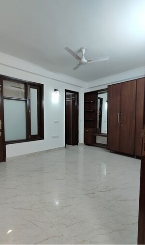 Room in 4 BHK Builder Floor at Palm Residency Chhatarpur, Chattarpur – for Rent