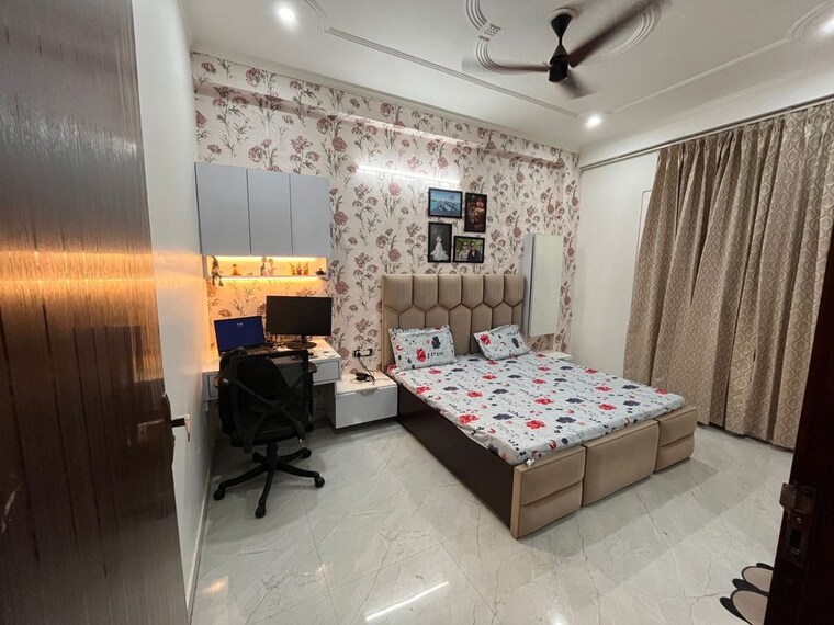 Bedroom, sushant-lok-3 3 Bedroom 186 Sq.Yd. Builder Floor In Sector 57 Gurgaon 10329471