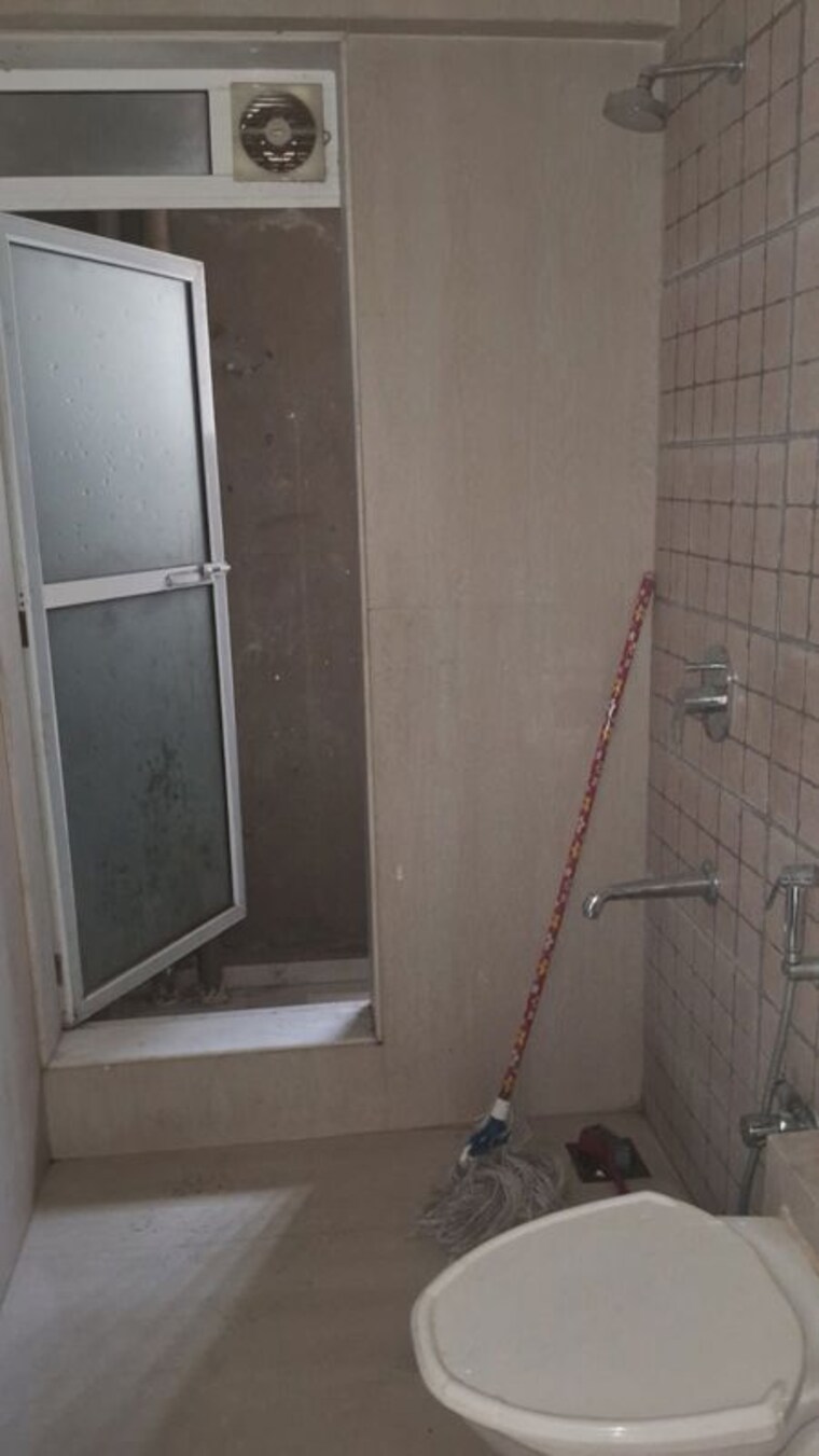 Bathroom, bdl-aura-apartments 2 Bedroom 975 Sq.Ft. Apartment In Chembur Mumbai 10329458